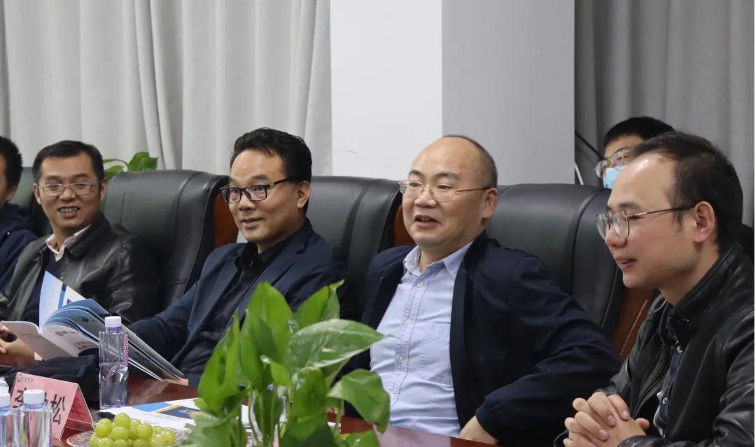 了解企業(yè)發(fā)展，傾聽(tīng)校友心聲 | 湖南大學(xué)校友總會(huì)李勁松秘書長(zhǎng)一行蒞臨公司調(diào)研指導(dǎo)